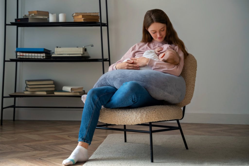 Women breastfeeding